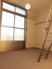 家具・家電無しのお部屋です。