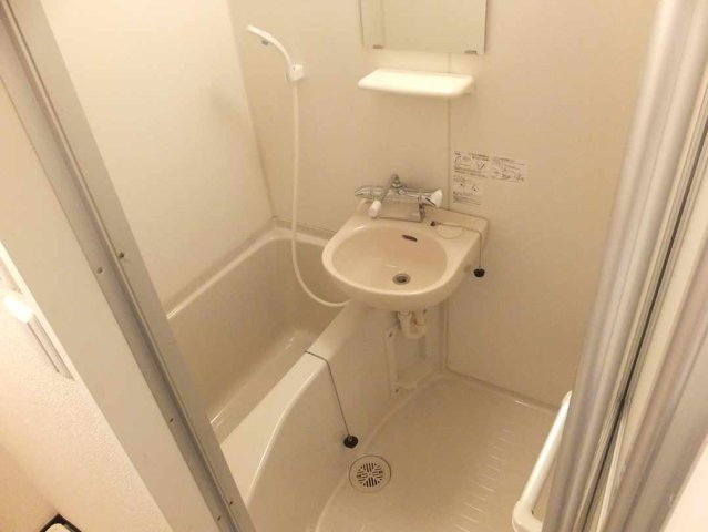 日々の疲れを癒すお風呂付です