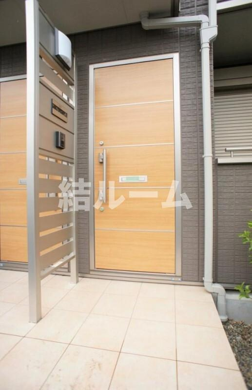 練馬区東大泉６丁目のアパートのエントランス