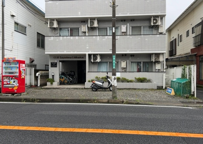 【現況写真】 | クリオ相模大野壱番館 | 眺望の良さを楽しめるダイニングキッチンで家族団らんの時間を過ごしてはいかがでしょうか。バルコニーから見える景色を家族で眺める時間は、時間が経つのを忘れてしまいそうですね。是非、現地を見に行きましょう！
