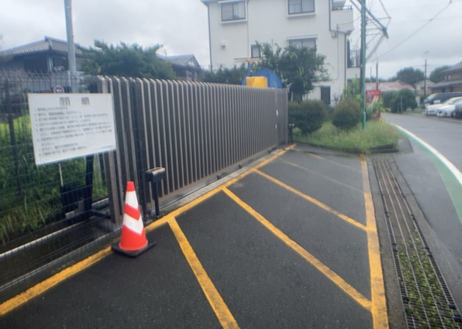 【駐車場】 | ユニハイム本厚木 | マンション敷地内および周辺の駐車場環境です。お車の出し入れやサイズ確認など、現地にて実際の駐車スペースをご確認いただけます。車種ごとの利用条件等は、事前の確認がおすすめとなっております。