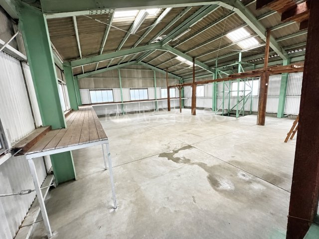 巽東2丁目倉庫の内装
