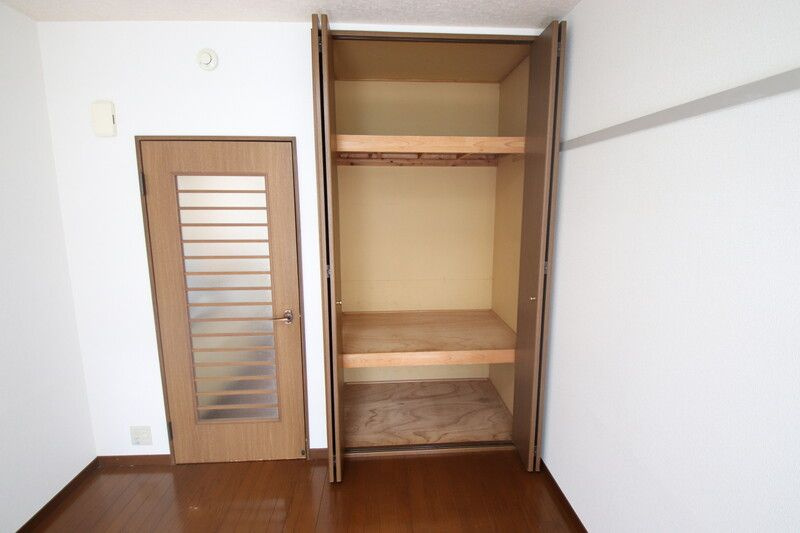 カレッジハウス １４の収納