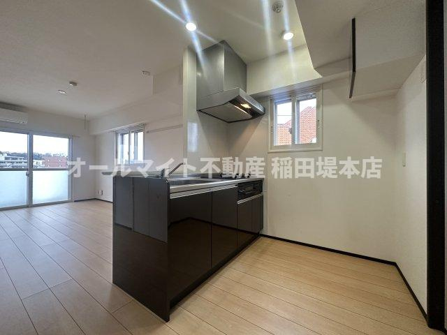 川崎市多摩区堰３丁目の賃貸マンションの居間・リビング