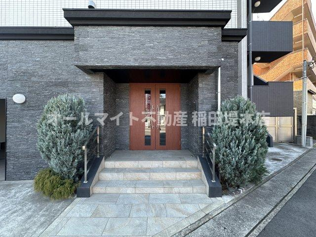 川崎市多摩区堰３丁目の賃貸マンションのエントランス