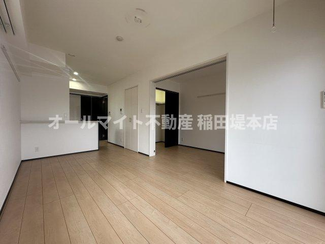 川崎市多摩区堰３丁目の賃貸マンションの居間・リビング