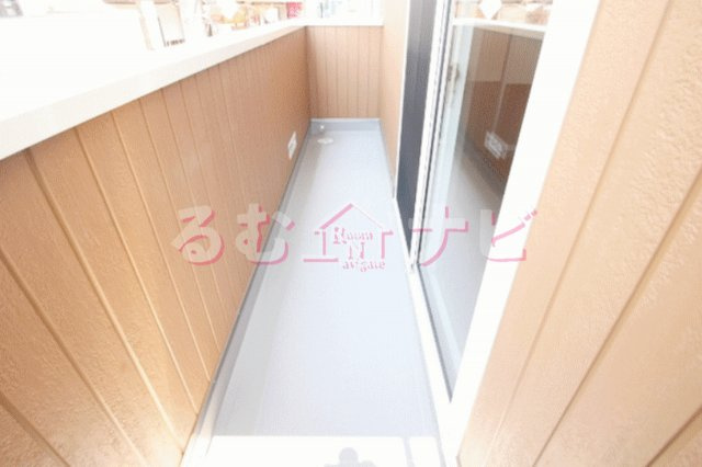 福岡市南区長丘１丁目のアパートのバルコニー