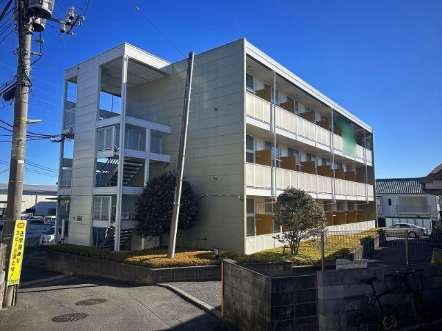 レオパレスファミリアシモサトの外観