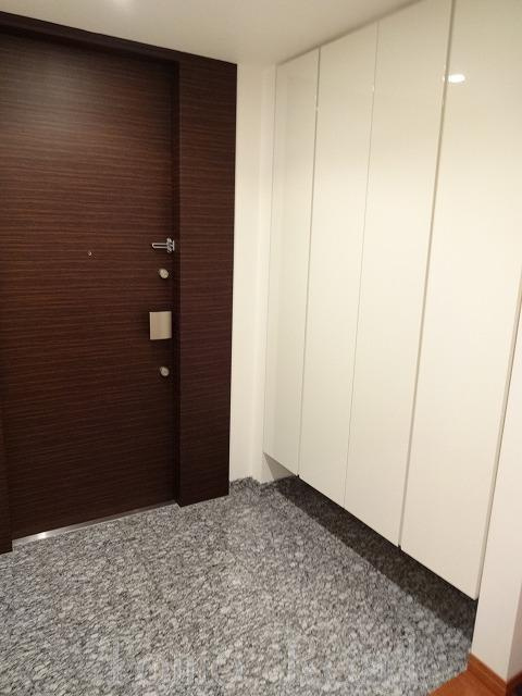 麻布第一マンションズの玄関|別住戸の写真です