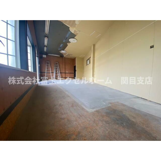 東郷通３丁目店舗の内装