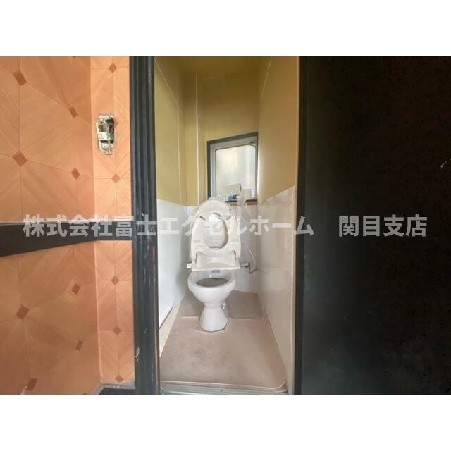 東郷通３丁目店舗のトイレ
