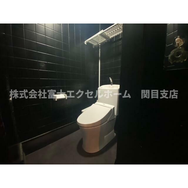 大東市・外環状線レジャービル２階のトイレ