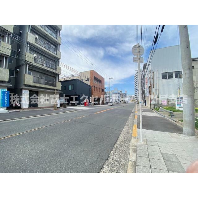リアライズ上新庄豊新１階路面店舗の周辺