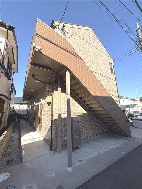 横浜市緑区寺山町のアパートの外観