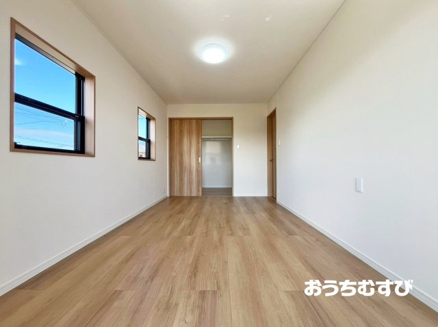 尾張旭市庄南町４丁目の洋室