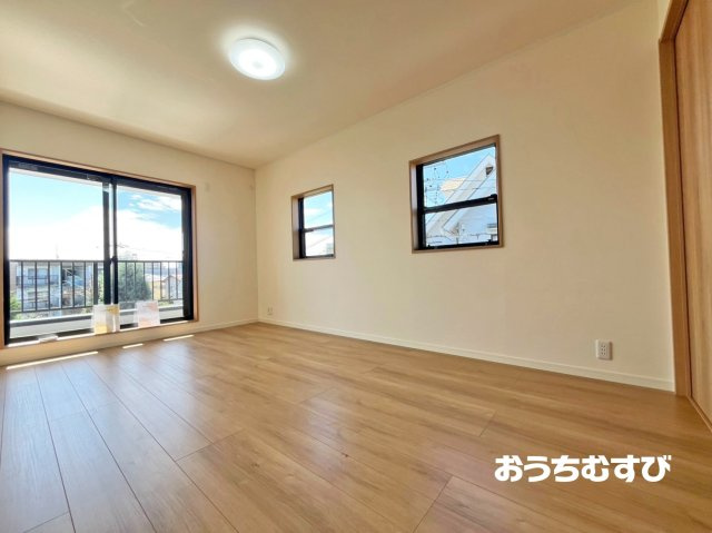 尾張旭市庄南町４丁目の洋室