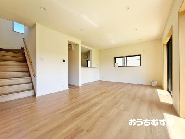 尾張旭市庄南町４丁目の居間・リビング