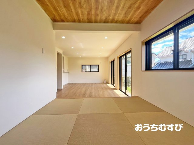 尾張旭市庄南町４丁目の居間・リビング