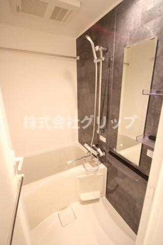エストゥルース横浜蒔田の浴室