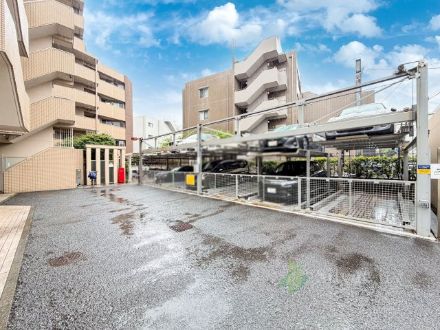 藤和祐天寺ホームズの駐車場