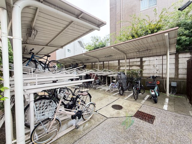 藤和祐天寺ホームズの駐輪場