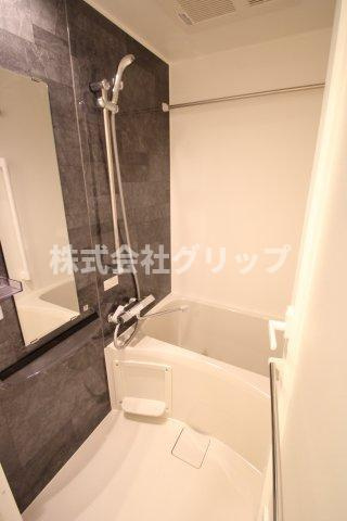 エストゥルース横浜蒔田の浴室