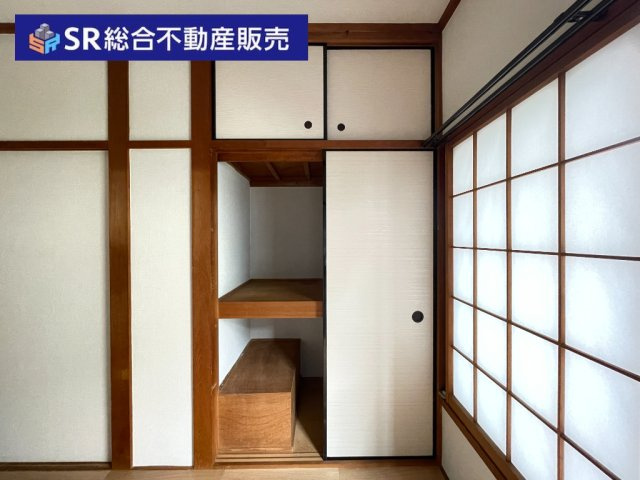 上四条町中古戸建の収納|全居室収納付きです！