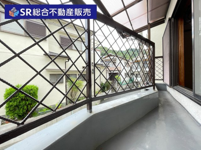 上四条町中古戸建のバルコニー|陽当たり良好♪