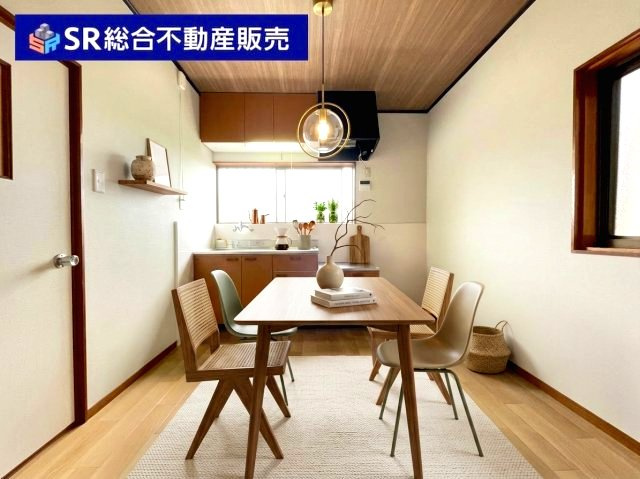 上四条町中古戸建のキッチン|2F　6.0帖。ダイニングテーブルも置けるスペースがございます！（インテリアはAIイメージ）