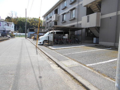 【駐車場】 | サンパレス横須賀 | 駐車場