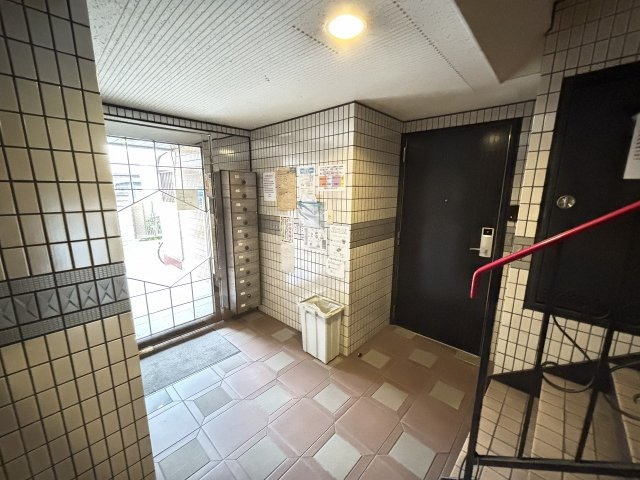 ハイクレスト橋本IIのエントランス