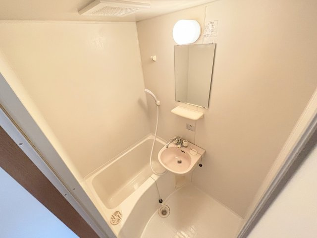 ハイクレスト橋本IIの浴室