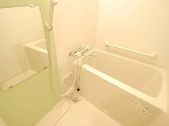 所沢市宮本町１丁目のアパートの浴室