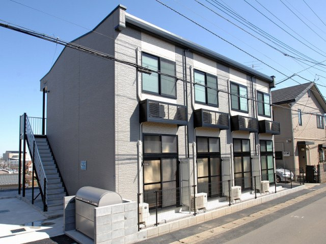 レオパレス諏訪　ｙａｎａｇｉの外観