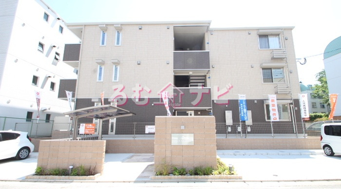 福岡市南区塩原４丁目のアパートのエントランス