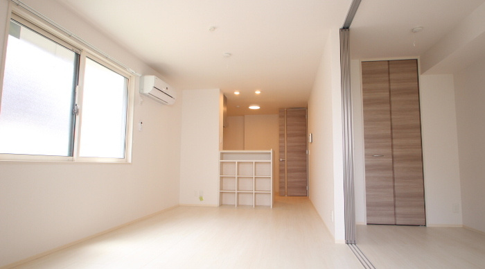 福岡市南区塩原４丁目のアパートの居間・リビング