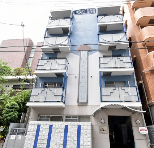 メゾン甲子園EASTの外観
