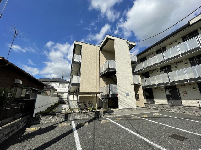 レオパレスブルーパイン松本の外観