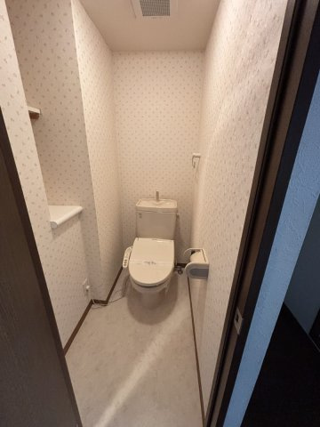 葉隠のトイレ|退去前につき、別部屋のお写真になります