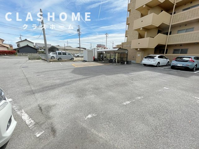 サンコート・ＫＡＳＵＧＡ　　刈谷市近郊の賃貸ならクラスホーム刈谷店の駐車場