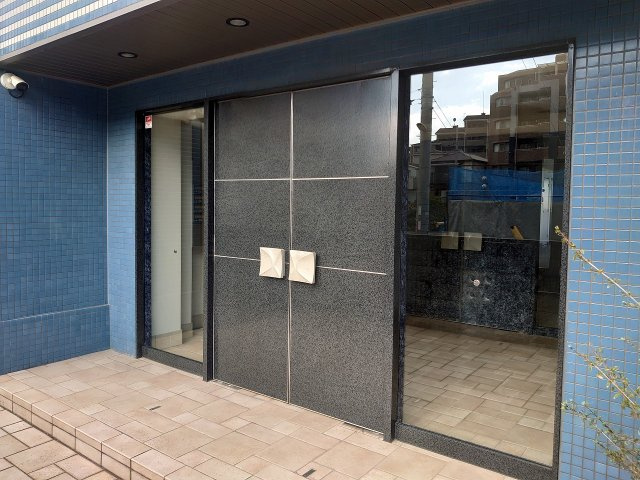 アクアライブラのエントランス