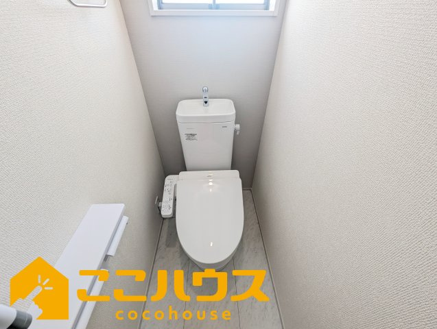 読谷村比謝　リーブルガーデン　新築戸建て　全2棟　1号棟のトイレ|2階トイレ
