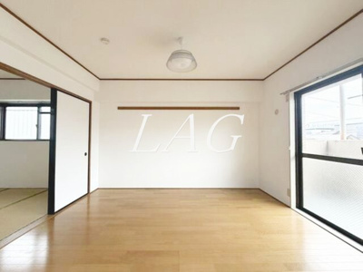 【居間・リビング】 | ドミ中屋 | 洋室のお部屋です。