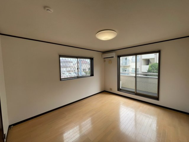 リアル・ジョイ鎌ケ谷壱番館の居間・リビング