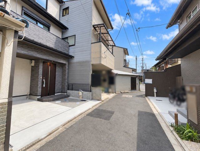 上長者町通千本東入2丁目山王町の前面道路含む現地写真