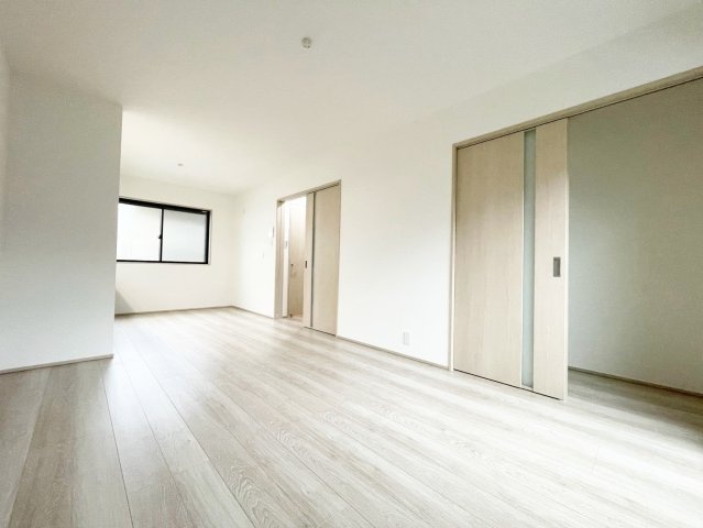 上長者町通千本東入2丁目山王町の居間・リビング