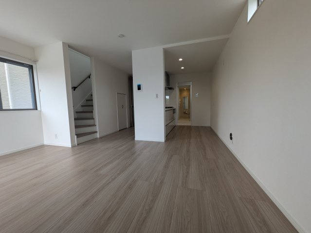 大谷北貸家戸建てB棟の居間・リビング