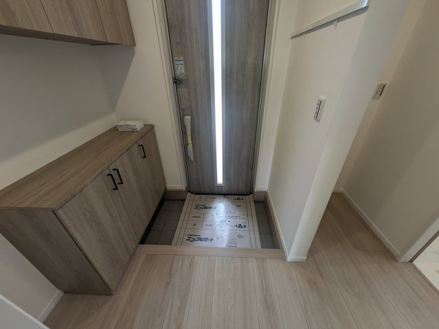 大谷北貸家戸建てB棟の玄関