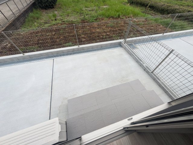 大谷北貸家戸建てB棟のバルコニー