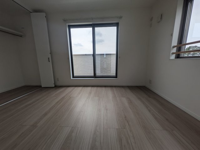 大谷北貸家戸建てB棟の居間・リビング